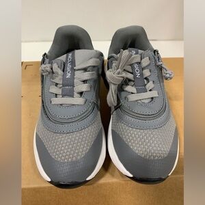 BILLY Footwear NEW Inclusion Kids Sports Shoes Athletic Sneakers Boys Sz 13